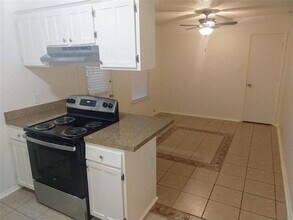 3600 Biscay Dr in Arlington, TX - Building Photo - Building Photo