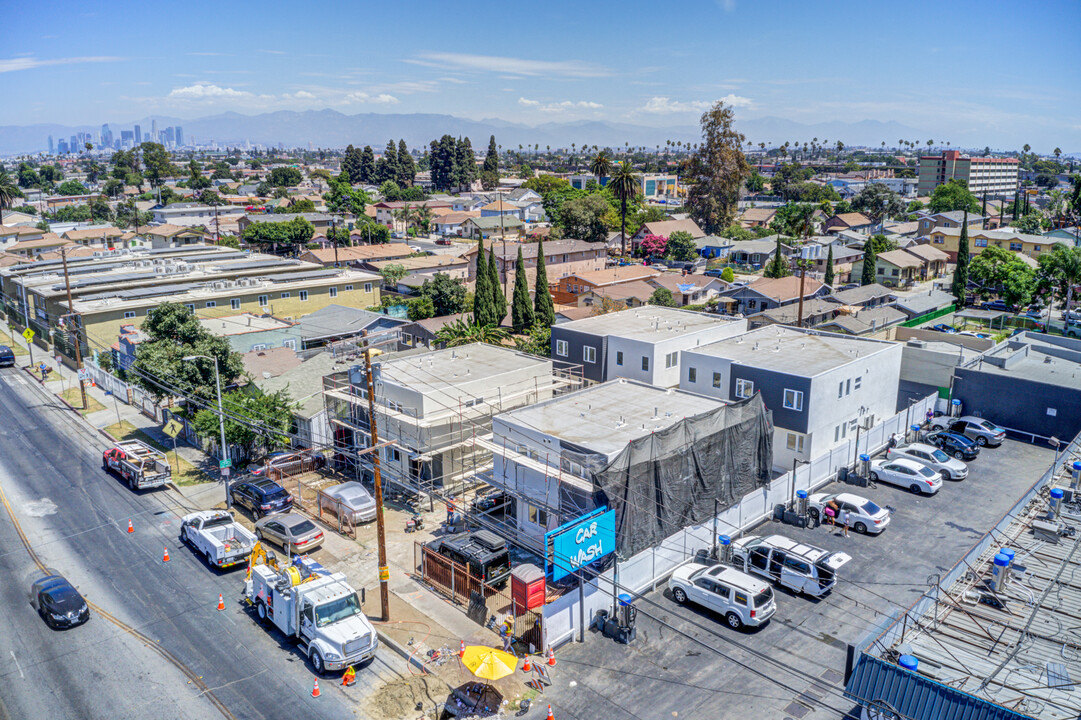 7106-7110 S Hoover St in Los Angeles, CA - Building Photo