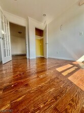 571 Bloomfield Ave in Montclair, NJ - Building Photo - Building Photo