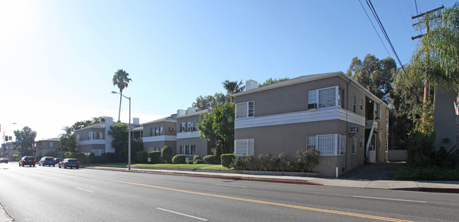 8000-8022 Fountain Ave in West Hollywood, CA - Building Photo - Building Photo