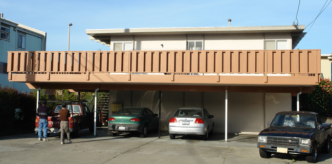 3349-3355 Belmont Ave in El Cerrito, CA - Foto de edificio - Building Photo