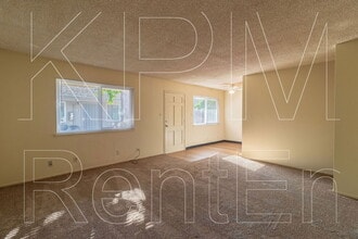 2174 Lucerne Ave in Stockton, CA - Building Photo - Building Photo