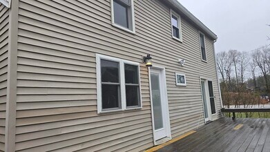 15 Lafayette Terrace, Unit B in North Hampton, NH - Building Photo - Building Photo