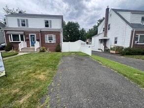 424 S Prospect Ave in Bergenfield, NJ - Building Photo - Building Photo