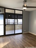 1521 Alexander St in Honolulu, HI - Building Photo