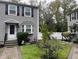 642 Canterbury St, Unit 642 in Boston, MA - Building Photo