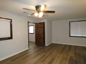 5208 N Bellefontaine Ave in Kansas City, MO - Building Photo - Building Photo