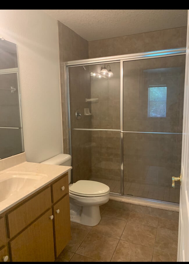 7406 Canterbury St, Unit Duplex in Spring Hill, FL - Foto de edificio - Building Photo