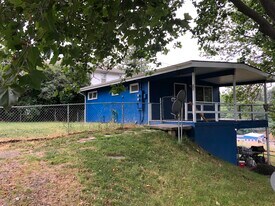 625 SE Taylor St, Unit Lower