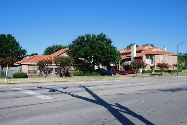 Woodhaven Crossroads Apartments