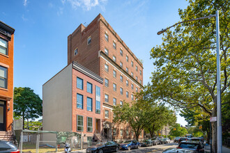 75 Greene Ave in Brooklyn, NY - Foto de edificio - Building Photo