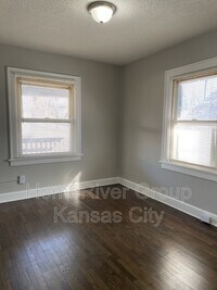 3049 Everett Ave photo'