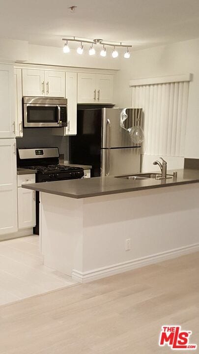 1132 S Oakhurst Dr in Los Angeles, CA - Building Photo - Building Photo