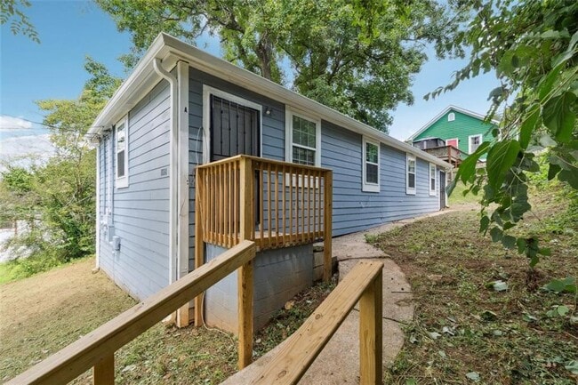 1098 Smith St SW in Atlanta, GA - Building Photo - Building Photo