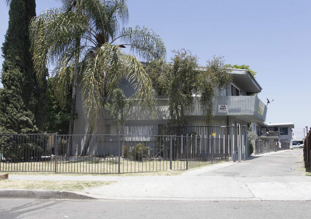 6018 Hazelhurst Pl in North Hollywood, CA - Building Photo