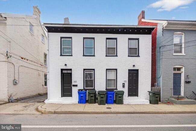 141 S Locust St in Hagerstown, MD - Building Photo - Building Photo