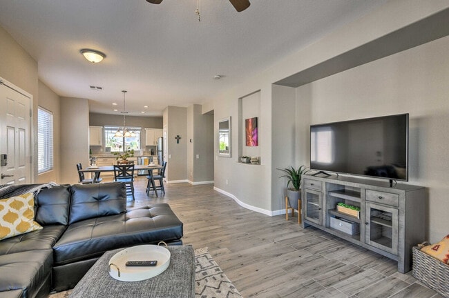 property at 8226 S Hidden Trail Ct