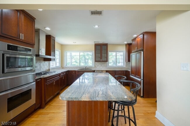 355 Wyoming Ave in Millburn, NJ - Building Photo - Building Photo