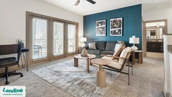 2056 Sundance Parkway, Unit 2204 in New Braunfels, TX - Building Photo