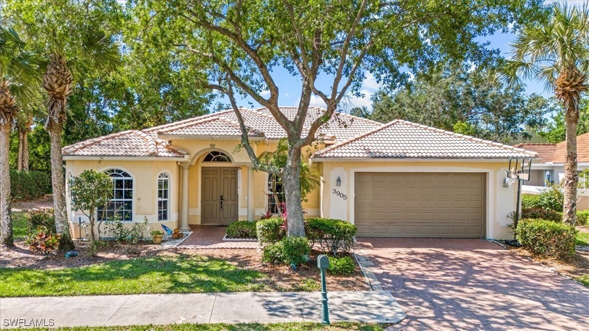 3905 Recreation Ln in Naples, FL - Building Photo
