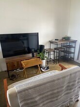 652 Tularosa Dr, Unit #652 .5 in Los Angeles, CA - Foto de edificio - Building Photo