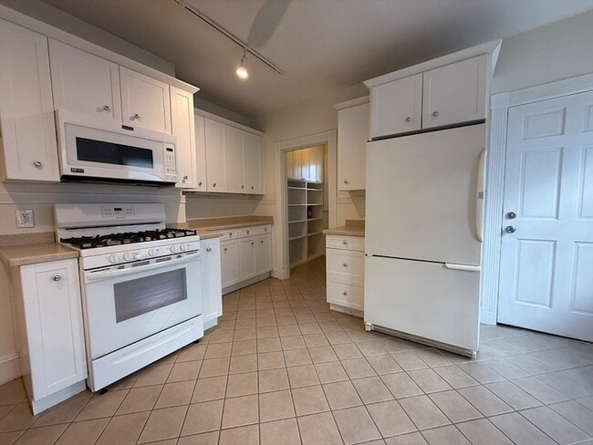 property at 10 Grovenor Rd