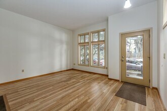 1409 NE 17th Ave in Portland, OR - Building Photo - Building Photo