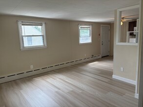 11 Waterman Rd in Auburn, MA - Building Photo - Building Photo
