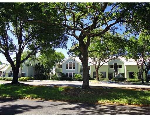 1215 Crystal Way-Unit -G in Delray Beach, FL - Building Photo