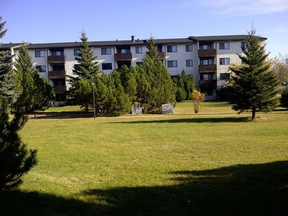 St. Paul Apartments in St Paul, AB - Building Photo