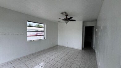 7235 SW 23rd St in Miami, FL - Building Photo - Building Photo