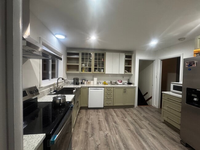 property at 8409 Freestone Ave