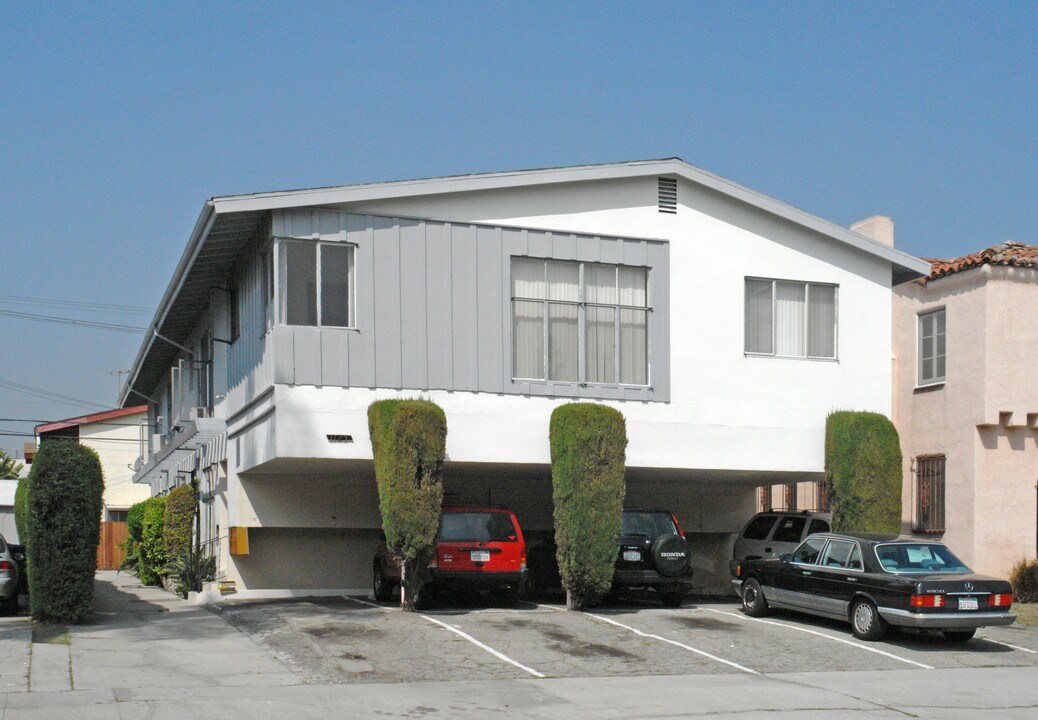 1125 S Holt Ave in Los Angeles, CA - Building Photo