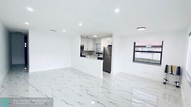 1460 NW 22nd Ct in Fort Lauderdale, FL - Building Photo - Building Photo