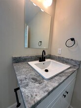5910 E Houston Rd in Houston, TX - Building Photo - Building Photo