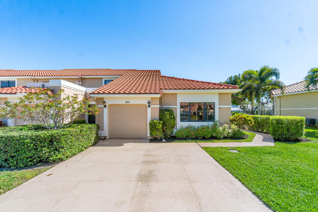 900 Windermere Way in Palm Beach Gardens, FL - Foto de edificio - Building Photo