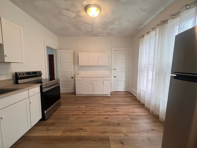 857 Fairmount St SE in Grand Rapids, MI - Building Photo - Building Photo