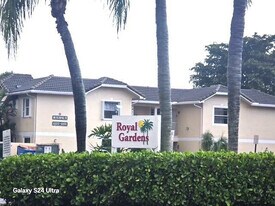 12185 Royal Palm Blvd in Coral Springs, FL - Building Photo