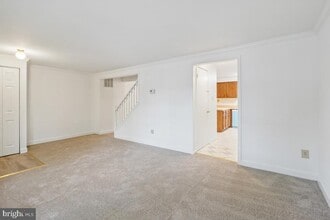 13221 Black Walnut Ct in Silver Spring, MD - Building Photo - Building Photo