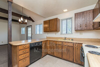 796 Ridgeview Dr photo'