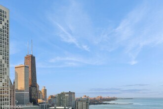 600 N Lake Shore Dr in Chicago, IL - Building Photo - Building Photo