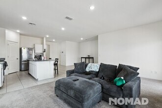 9560 W Illini St in Tolleson, AZ - Building Photo - Building Photo