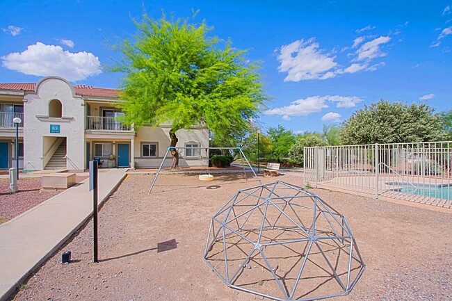 Madrean Vista in Thatcher, AZ - Foto de edificio - Building Photo
