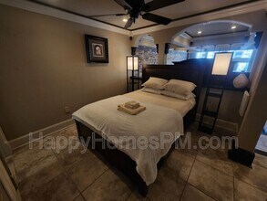 350 King St in Charleston, SC - Building Photo - Building Photo