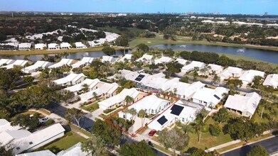 2295 Saratoga Ln in West Palm Beach, FL - Building Photo - Building Photo