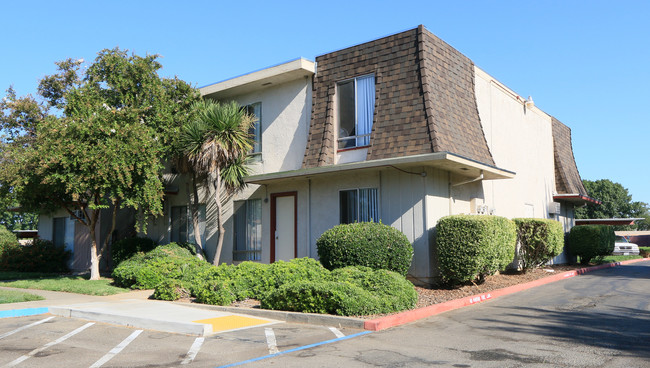 Cobblestone Apartments in Rancho Cordova, CA - Building Photo - Building Photo