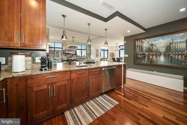 11700 Old Georgetown Rd in Rockville, MD - Foto de edificio - Building Photo