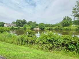 3705 Pinhorn Dr in Bridgewater, NJ - Building Photo