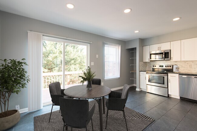 1009 Dartmouth Glen Way in Baltimore, MD - Building Photo - Building Photo