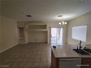 6823 Crystal Rapids St in Las Vegas, NV - Building Photo - Building Photo